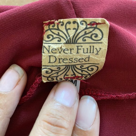 Red Palm Print Sleeveless Wrap Dress - Picture 9 of 11